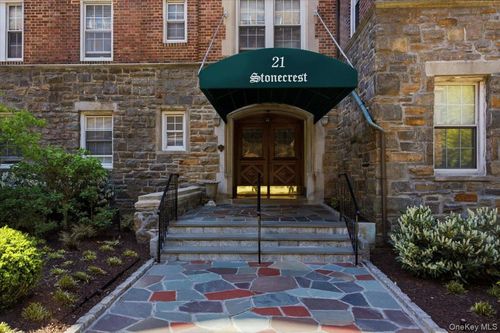 2j-21 N Chatsworth Ave, Larchmont, NY, 10538-2147 | Card Image