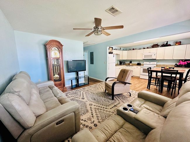 1727 Landing St, House other with 3 bedrooms, 2 bathrooms and 4 parking in Carrabelle FL | Image 19