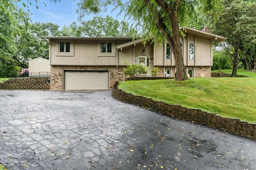 13520 Elkwood Cir, Apple Valley, MN, 55124-8768 | Card Image