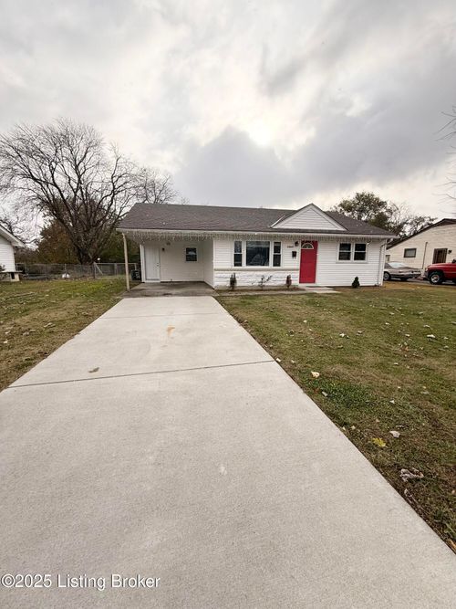 13517 Kinross Blvd, Louisville, KY, 40272-1337 | Card Image