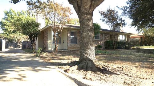 2501 Lido Ln, Arlington, TX, 76015-1046 | Card Image