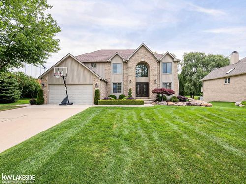 2058 Reagan Dr, Rochester Hills, MI, 48309-2978 | Card Image