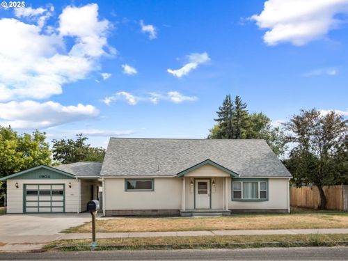 1904 Cove Ave, La Grande, OR, 97850-3519 | Card Image