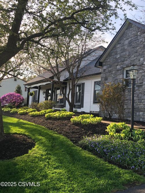 20 Meadowbrook Dr, Selinsgrove, PA, 17870-9113 | Card Image