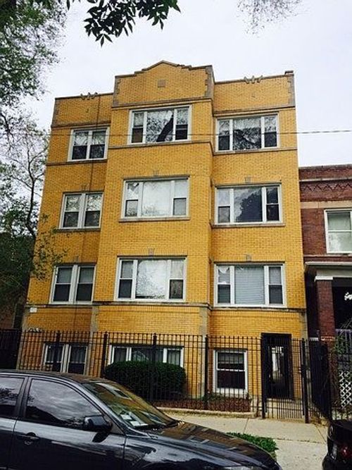 3w-2912 Albany Ave, Chicago, IL, 60618-7635 | Card Image