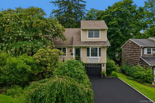 4 Beach Ave, Northport, NY, 11768-2803 | Card Image