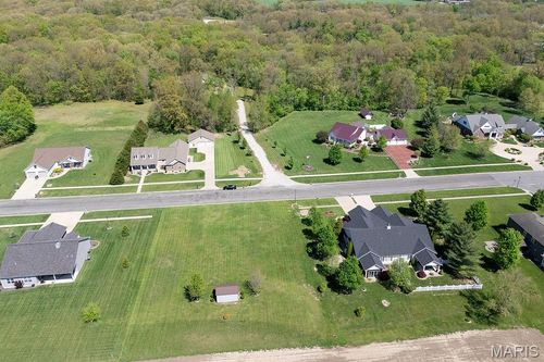 18074 W Oxford Rd, Staunton, IL, 62088-2339 | Card Image