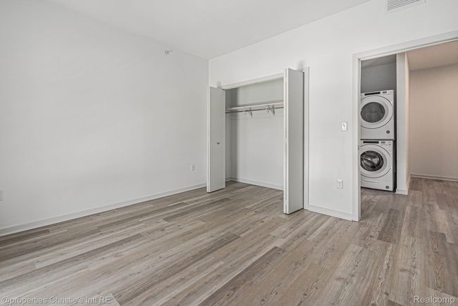 212 - 7410 Kercheval St, Condo with 2 bedrooms, 2 bathrooms and null parking in Detroit MI | Image 9