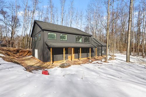 9810 Birdie Dr, Stanwood, MI, 49346-9786 | Card Image