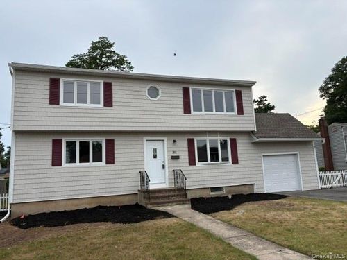 381 N Clinton Ave, Lindenhurst, NY, 11757-3838 | Card Image