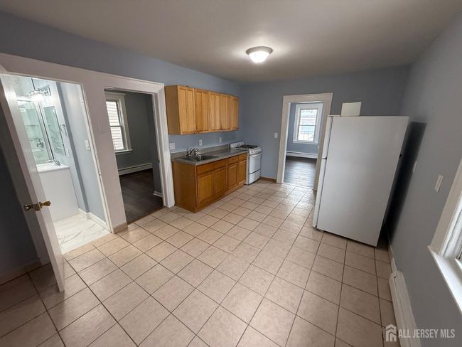 54 Larch St, Condo with 2 bedrooms, 1 bathrooms and null parking in Carteret NJ | Image 9