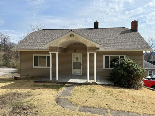 2502 7th St, New Kensington, PA, 15068-5154 | Card Image