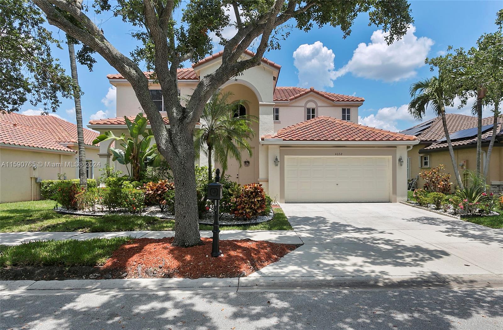 Pinewood Ln, Weston, FL 33331
