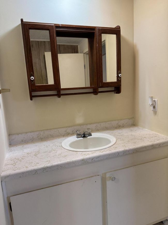 Bathroom | Image 18