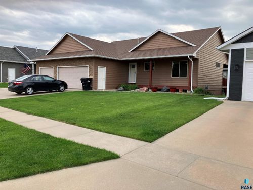 5301 S Solono Ave Avenue, Sioux Falls, SD, 57108 | Card Image
