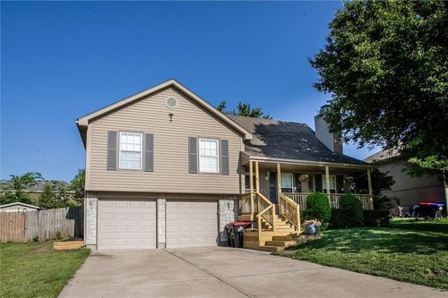 102 20th Ave S, Greenwood, MO, 64034-8611 | Card Image