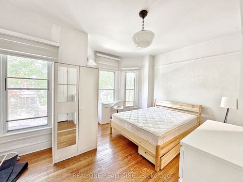 222 Robert St, Toronto, ON, M5S2K7 | Card Image