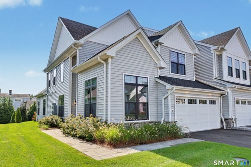 18-18 Hillcrest Dr, Woodbridge, CT, 06525-2269 | Card Image
