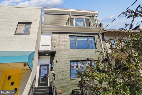 2-2409 37th St Nw, WASHINGTON, DC, 20007-1836 | Card Image