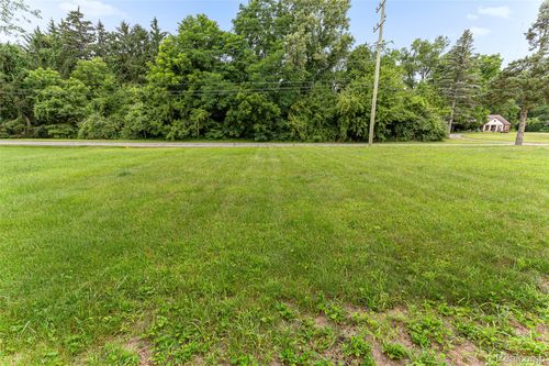 39357 Wade Rd, Romulus, MI, 48174-1037 | Card Image