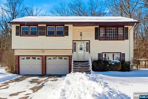 5 Downstream Dr, Flanders, NJ, 07836-9568 | Card Image