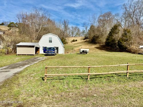 2218 Clouds Rd, New Tazewell, TN, 37825-4728 | Card Image