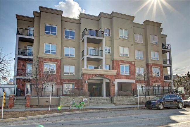 209 - 1108 15 Street Sw, Home with 2 bedrooms, 1 bathrooms and 1 parking in Calgary AB | Image 1