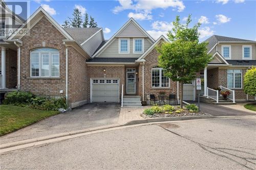 14-19 Niagara Dr, Oshawa, ON, L1G8G2 | Card Image