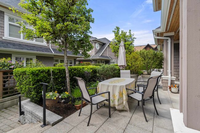 2121 Gordon Avenue, Townhouse with 3 bedrooms, 2 bathrooms and 2 parking in West Vancouver BC | Image 20