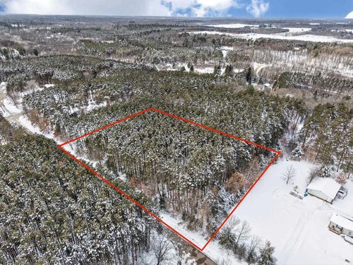 10976 Red Pine Way, WAUPACA, WI, 54981-9660 | Card Image