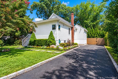 39 Plandome Rd, Sound Beach, NY, 11789-3033 | Card Image