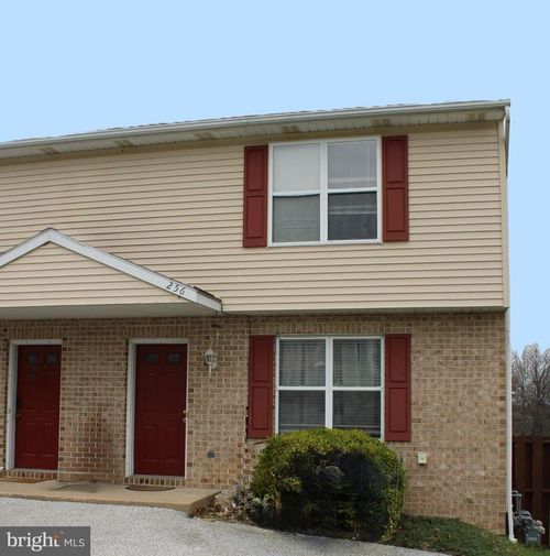 256 Olney Rd, DALLASTOWN, PA, 17313-9424 | Card Image