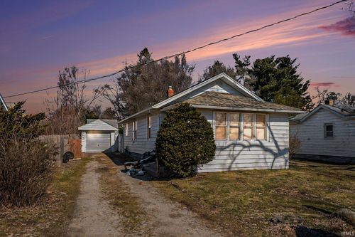 22815 Hartzer Avenue, South Bend, IN, 46628-1156 | Card Image