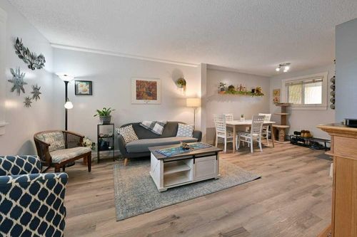 5-7740 Hunterview Dr Nw, Calgary, AB, T2K5C9 | Card Image