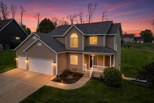 609 N 5th St, Le Claire, IA, 52753-9228 | Card Image