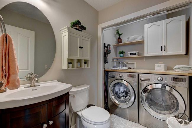 76 Somerside Grove Sw, House other with 3 bedrooms, 4 bathrooms and 4 parking in Calgary AB | Image 13