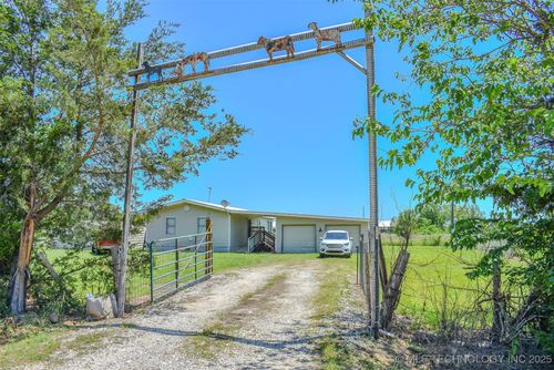 919 N 4210 Rd, Hugo, OK, 74743-8318 | Card Image