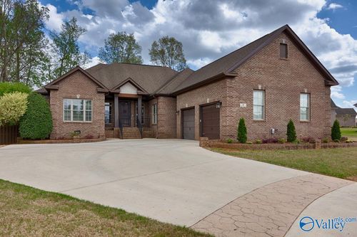 4 Holly Berry Ct Sw, Huntsville, AL, 35824-4041 | Card Image