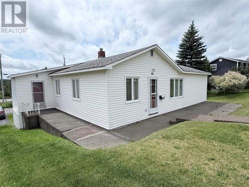87 Circular Rd, House with 3 bedrooms, 1 bathrooms and null parking in Grand Falls Windsor NL | Card Image