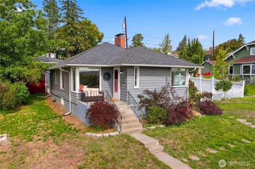 813 E 3rd Ave, Ellensburg, WA, 98926-3451 | Card Image