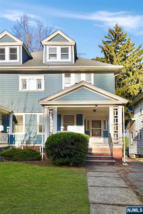 9 Hawthorne Pl, Montclair, NJ, 07042-3219 | Card Image