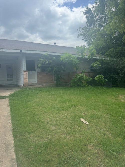 4313 Roberts St, Greenville, TX, 75401-5617 | Card Image