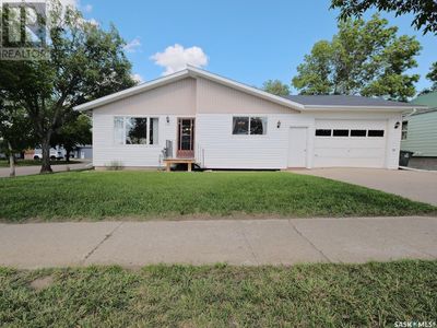 518 1st St W, House other with 5 bedrooms, 3 bathrooms and null parking in Rosetown SK | Image 1