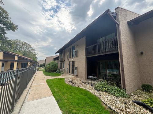 1h-1050 Holbrook Rd, Homewood, IL, 60430-4526 | Card Image