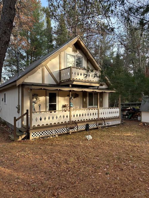 2832 Creekview Dr, Grayling, MI, 49738-7634 | Card Image