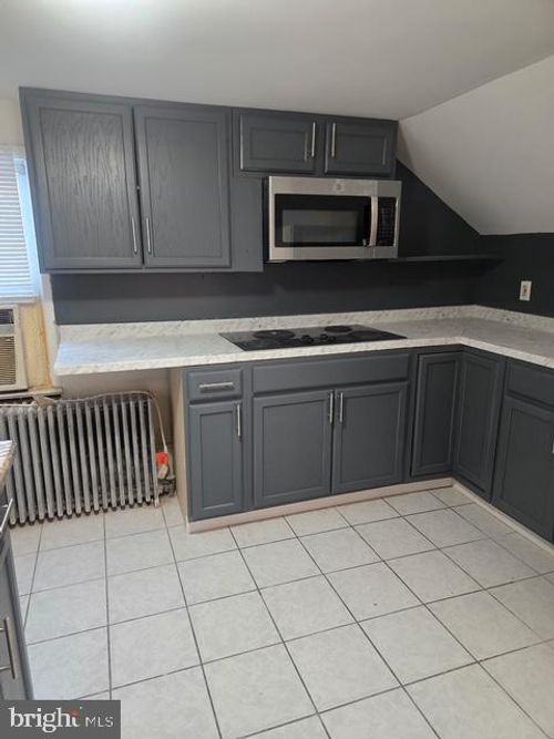 52 Robbinsville Allentown Rd, Robbinsville, NJ, 08691-1637 | Card Image