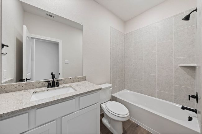 Full Bathroom | Image 7