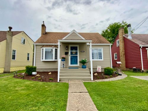 2521 Grandview Ave, Ambridge, PA, 15003-1436 | Card Image