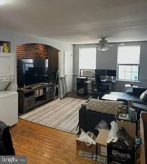 2-1817 S 11th St, PHILADELPHIA, PA, 19148-1607 | Card Image
