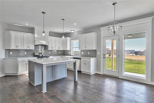 16426 S Elmridge St, Olathe, KS, 66062-9337 | Card Image